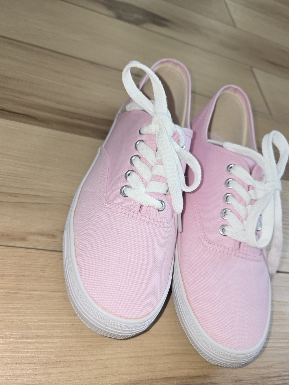 American Eagle Outfitters Pink Canvas Low-Top Sneakers